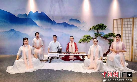 覃聪聪国家级技能大师茶修馆。主办方供图 覃聪聪国家级技能大师茶修馆。主办方供图
